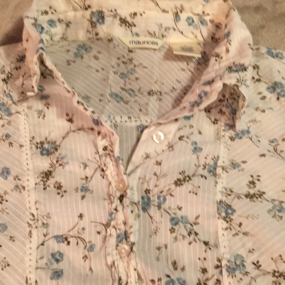 Button down shirt - Picture 2 of 3